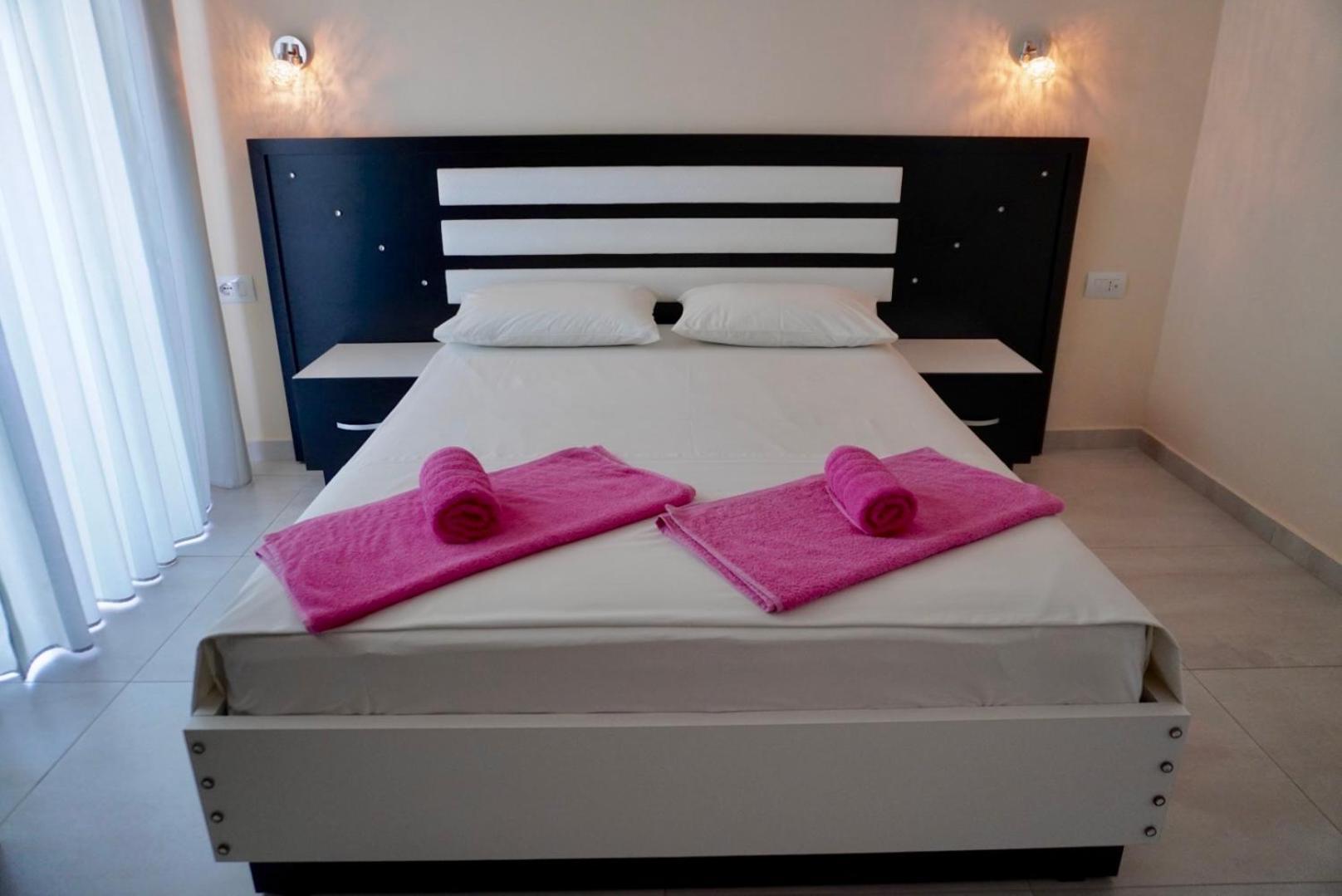 Apartment Marku Palace *